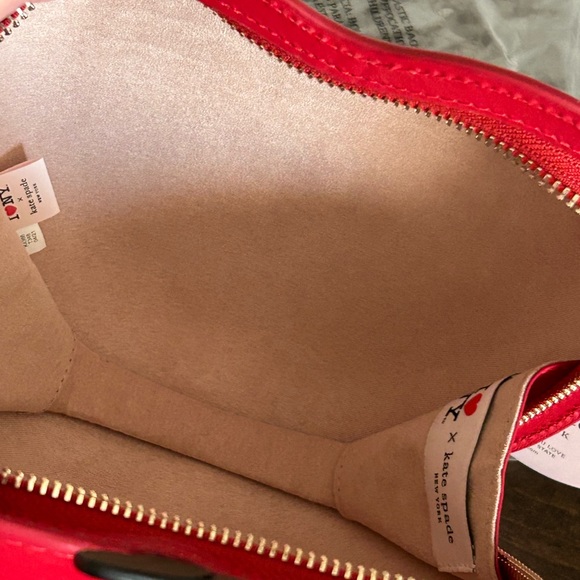 NWT - I Love NY X Kate Spade New York Big Apple Crossbody - Picture 9 of 14